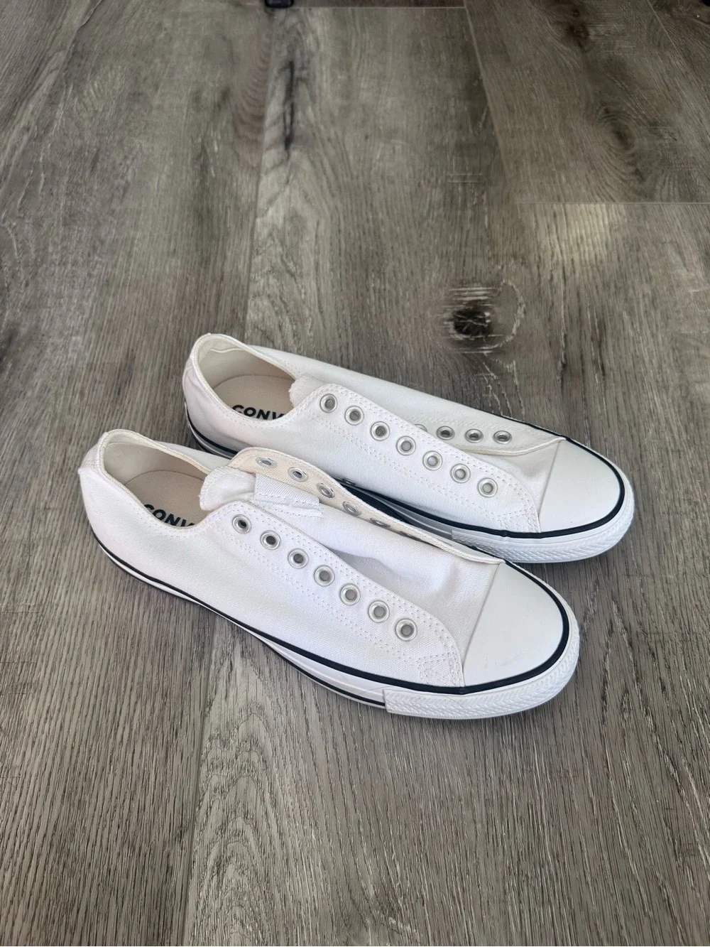 Men 8 women 10 - Converse chuck taylor all star slip on white unisex sneaker